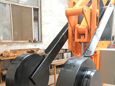 助成機械腕を運ぶ利点は何ですか?