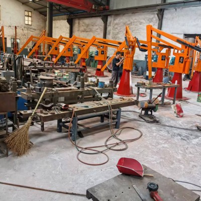 どのような製品で造形機のマニピュレーターを用いることができますか?